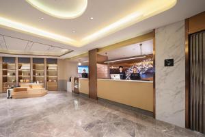 Lobbyen eller receptionen på Atour X Hotel Dalian Jinzhou Railway Station