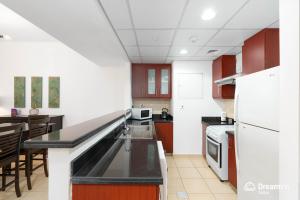 Kuchyň nebo kuchyňský kout v ubytování Dream Inn Apartments - Rimal JBR