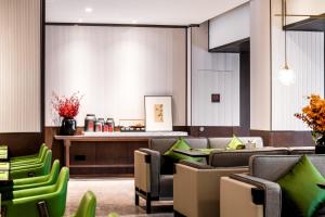 Ruang duduk di Hampton by Hilton Hangzhou West Lake