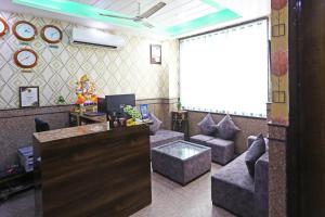 Hol lub recepcja w obiekcie Hotel Broadway, Near Delhi Airport,