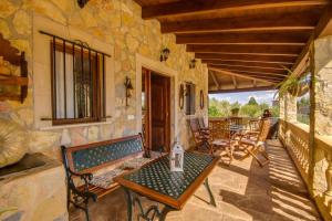 A seating area at Ideal Property Mallorca - Puri
