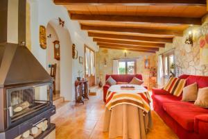 A seating area at Ideal Property Mallorca - Puri