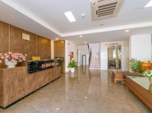 Kuchyň nebo kuchyňský kout v ubytování An Bình Tân Hotel