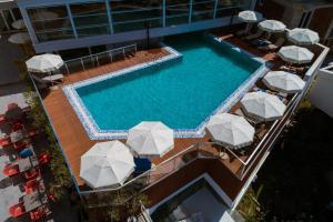 Bazén v ubytování Hotel Sato Conference & SPA Resort nebo v jeho okolí