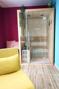 Fotografie z fotogalerie ubytování Capsule Groovy-Jacuzzi-Sauna-Billard-Netflix- Nintendo Switch & Jeux v destinaci Mons