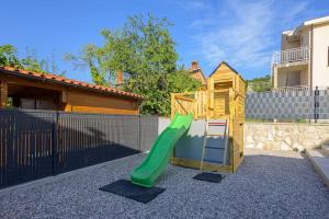 Ein Kinderspielbereich in der Unterkunft Villa E by IstriaLux