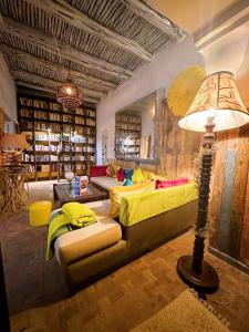 Postel nebo postele na pokoji v ubytování Les Terrasses d'Essaouira - Yoga Studio