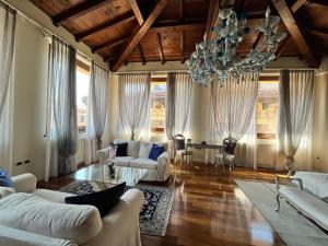 A seating area at Relais Ponte Pietra