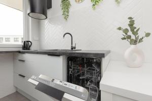 Zdjęcie z galerii obiektu Metro Bielany Apartments by Noclegi Renters w Warszawie