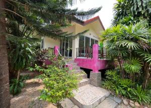 Zahrada ubytování Mae Somboon House