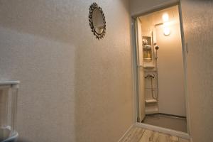A bathroom at racine(ラシーヌ)【一棟貸切別荘】縄文杉・飲食店へアクセス利便な安房エリア／BBQ利用可能！