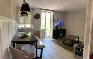 Μια τηλεόραση ή/και κέντρο ψυχαγωγίας στο La Goleta