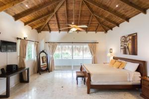 Fotografie z fotogalerie ubytování A Golf Lover's Dream Villa with 4 Bedrooms, Pool, Jacuzzi, and Maid v destinaci Punta Cana