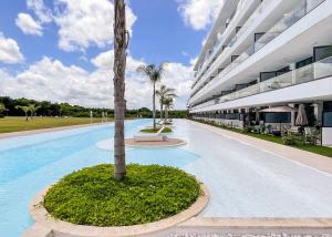 Bazén v ubytování Luxury 1 Bedroom Apt infinity pool Punta Cana nebo v jeho okolí