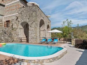 The swimming pool at or close to Apartment in Casola near Torre di Casola