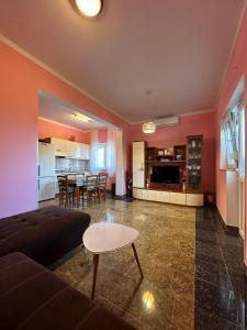 Kuchyň nebo kuchyňský kout v ubytování Apartments A&R