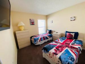 Una cama o camas en una habitación de Great Escapes at Southern Dunes 14 fotos más