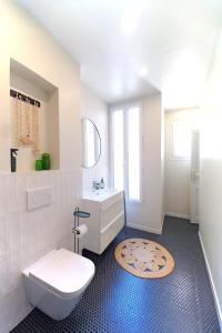Kúpeľňa v ubytovaní Villa Adèle, Sauna et Balcon vue Mer - Appt 03