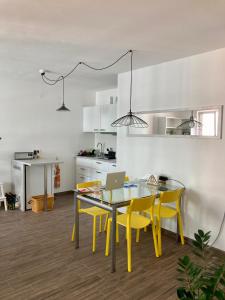 Kuchyň nebo kuchyňský kout v ubytování Apartment for 2 in Margareten