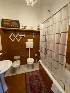 Koupelna v ubytování B&B LaMaGia di Corte Moronati