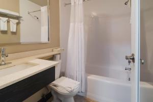 Ένα μπάνιο στο Canadas Best Value Inn & Suites Kamloops