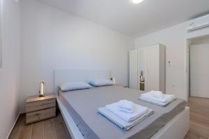 Postel nebo postele na pokoji v ubytování Villa Stocozzi + 35 fotografií