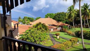 - Balcón con vistas a una casa en studio plage de l'anse caritan, en Sainte-Anne