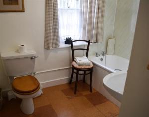 Phòng tắm tại Rowantree Cottage