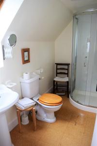 Phòng tắm tại Rowantree Cottage