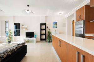 A kitchen or kitchenette at My seaviews - Euromarina Towers La Manga