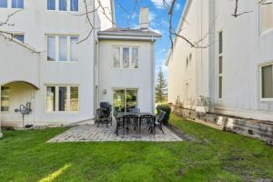 Κήπος έξω από το 3BR Bright Mountain View Condo at Blue on Monterra