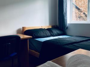 Легло или легла в стая в Entire Flat, Canterbury Centre - Free Parking