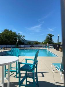 Bazén v ubytování 3 bedroom artists escape, with craft area and pool nebo v jeho okolí