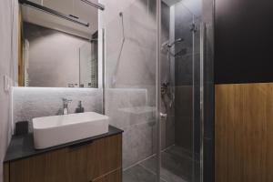 Kúpeľňa v ubytovaní Apartament 1N2 taras z widokiem - Sun&Sport + 10 fotografií