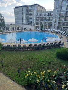 Swimmingpoolen hos eller tæt på Studio Festa Pomorie + 7 billeder