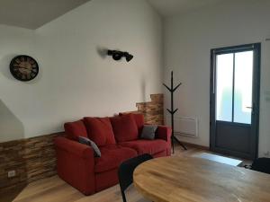 Photo de la galerie de l'établissement Appart Cosy proche centre ville et gare de La Rochelle, à Périgny