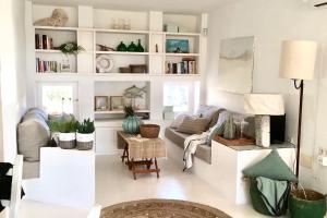 Galeriebild der Unterkunft El Refugio Punta Prima in Es Pujols + 56 Fotos