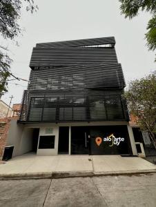 Το κτήριο όπου στεγάζεται  το διαμέρισμα