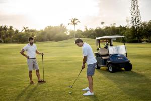 Golf v rezortu nebo okolí