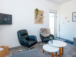 Зона вітальні в Holiday home Ringkøbing LXXX