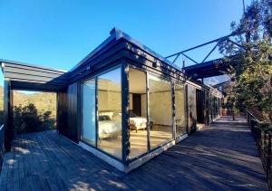 Φωτογραφία από το άλμπουμ του Wine Lodge de Viña Vultur en bosque nativo con piscina σε Doñihue