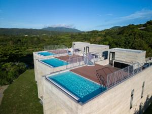 Piscina de la sau aproape de K-Style-Resort-SEVEN Hotels and Resorts-