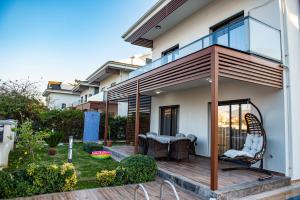 En have udenfor Merkezde Muhteşem Havuzlu Villa