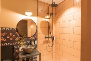 A bathroom at Le Wafo