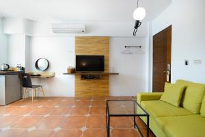 Uma televisão e/ou sistema de entretenimento em 康逸旅宿Comeinn2