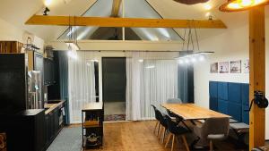 Köök või kööginurk majutusasutuses CHALET-KOPPI
