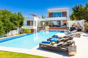 Gallery image of Annabel Beach Palace in Lachi