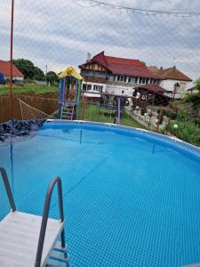 Bazén v ubytování Casa Luca nebo v jeho okolí