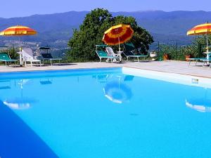Gallery image of Beautiful farmhouse with swimming pool in Poppi