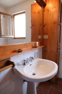 Et badeværelse på Casa Bianchi - Villa immersa nel verde